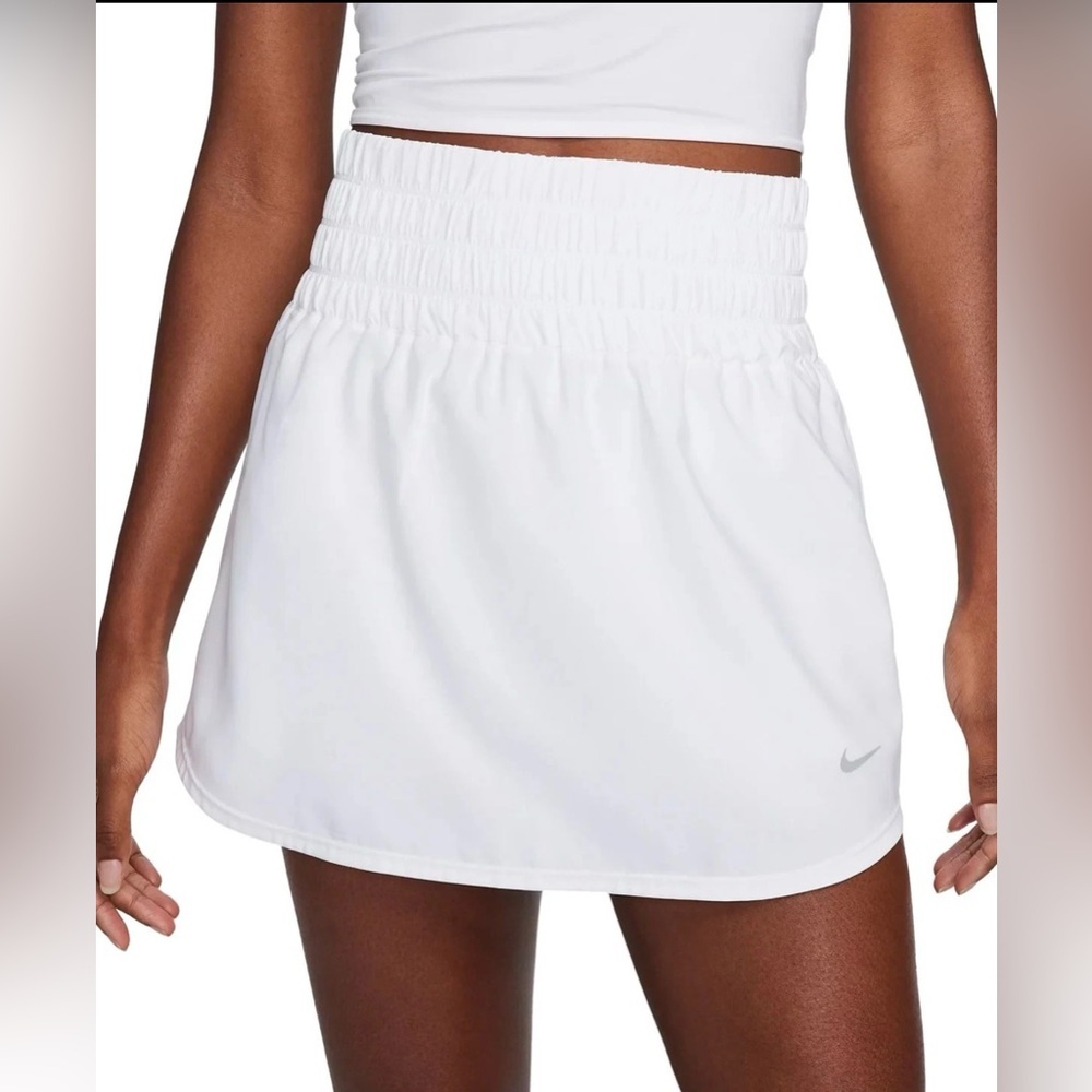 🆕 Nike One Women's Dri-FIT Ultra High-Waisted Skort Size XS
